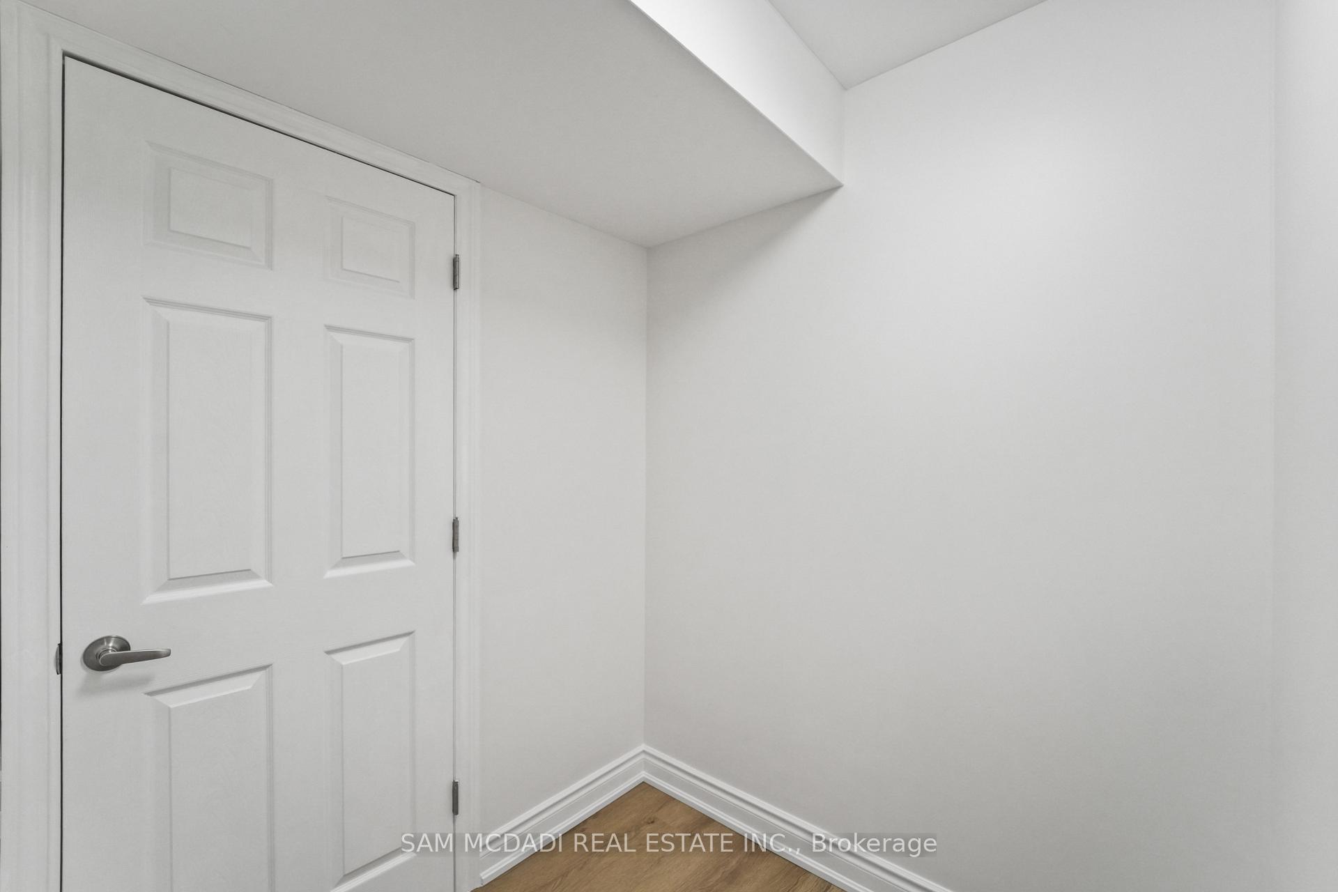 Photo 16 of 1821 Christopher Road, Mississauga, Clarkson — HOMEH