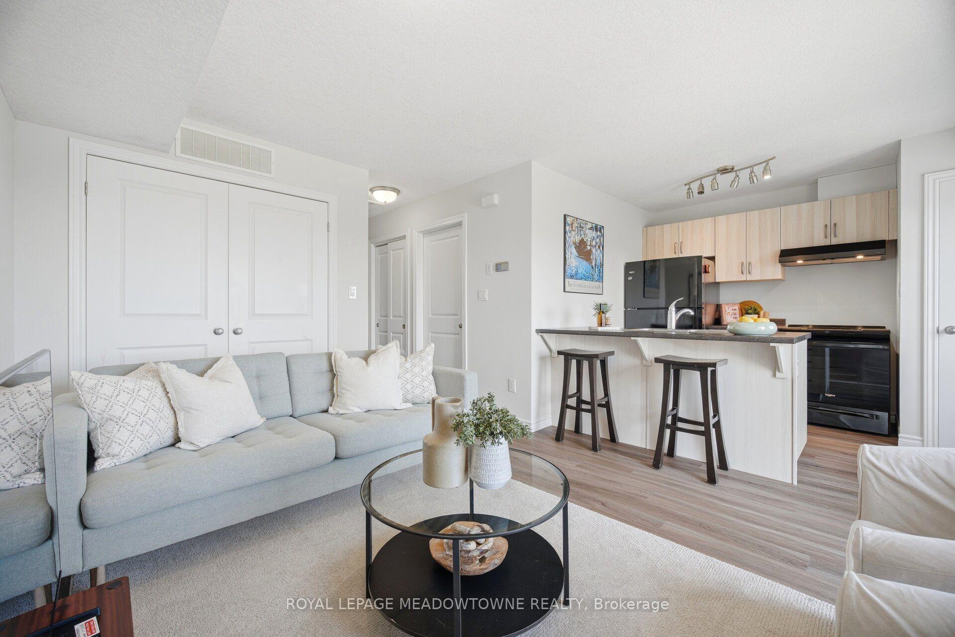 Photo 3 of Unit 207, 7 Cityview Drive S, Guelph, Grange Road — HOMEH