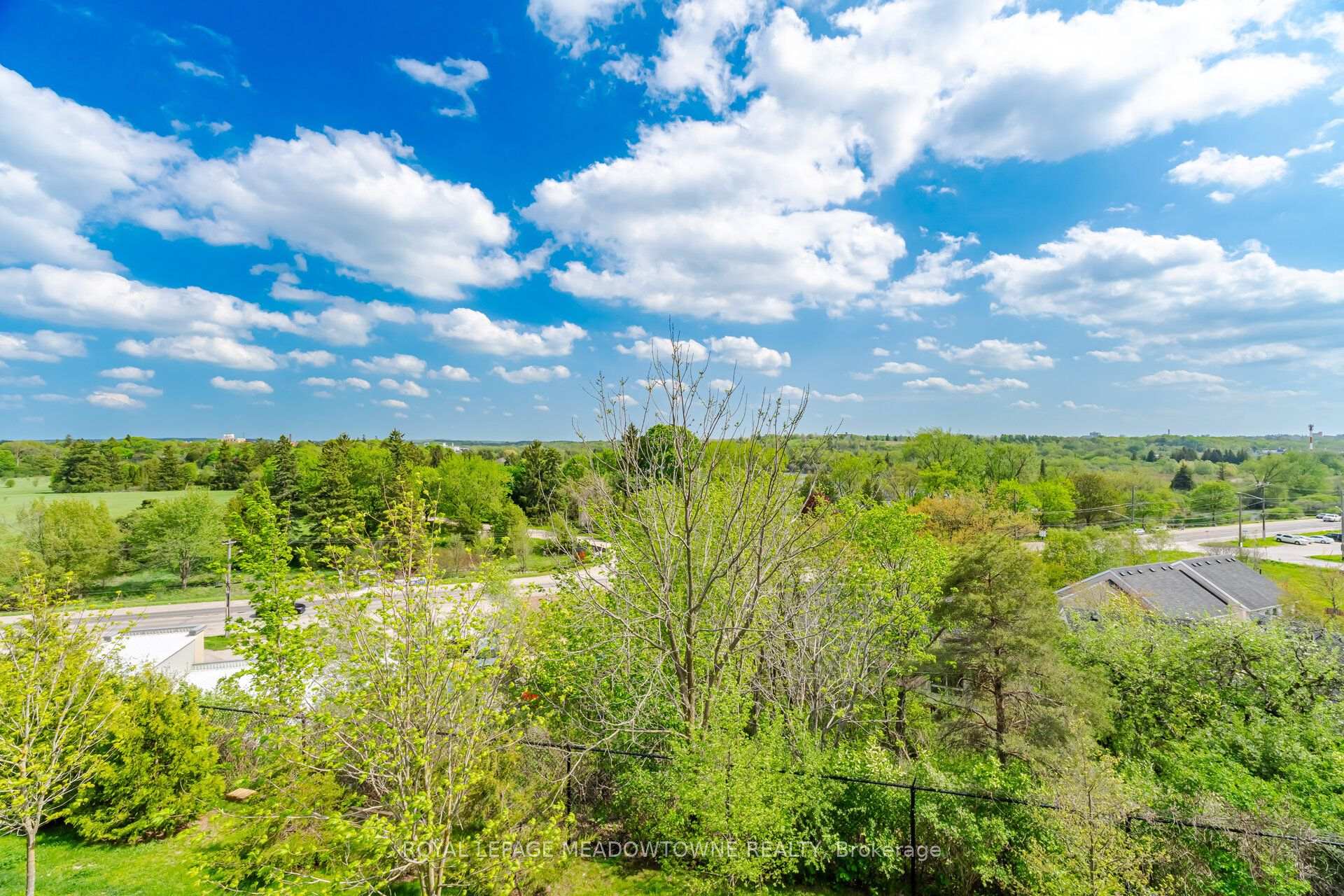 Photo 6 of Unit 207, 7 Cityview Drive S, Guelph, Grange Road — HOMEH