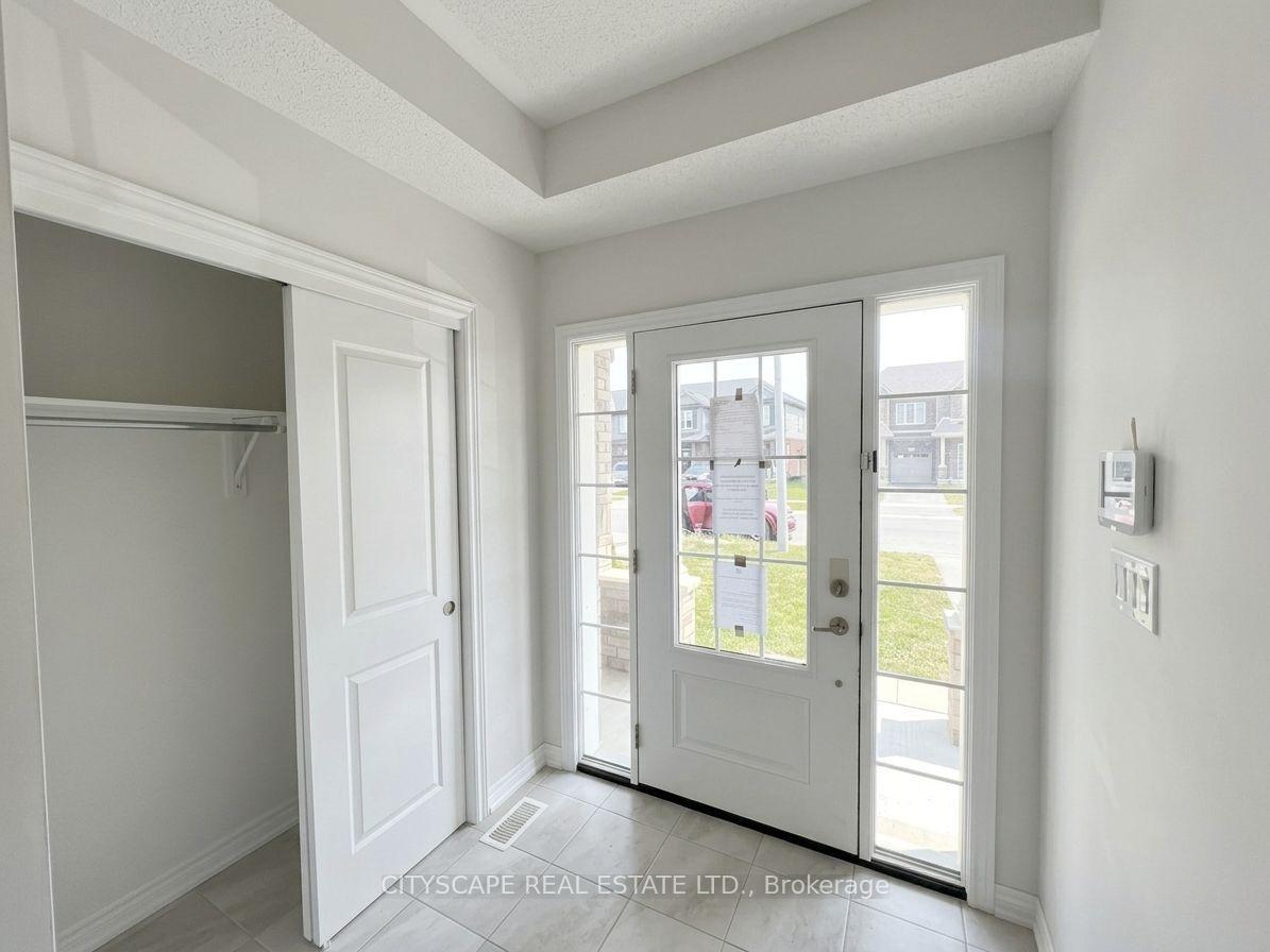 Photo 4 of 100 Sunflower Place, Welland, West Welland — HOMEH