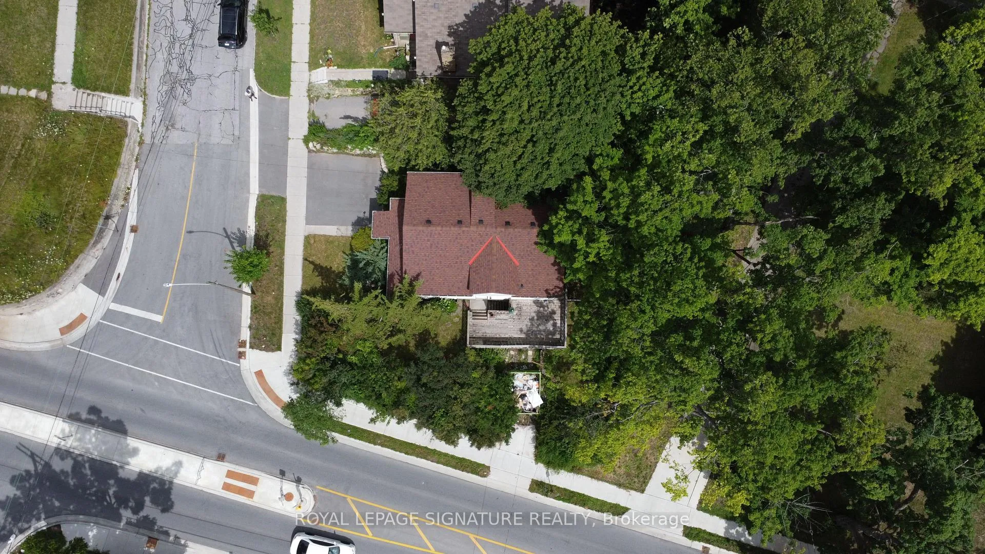 Photo 26 of 688 Aylmer Street, Peterborough, Northcrest Ward 5 — HOMEH