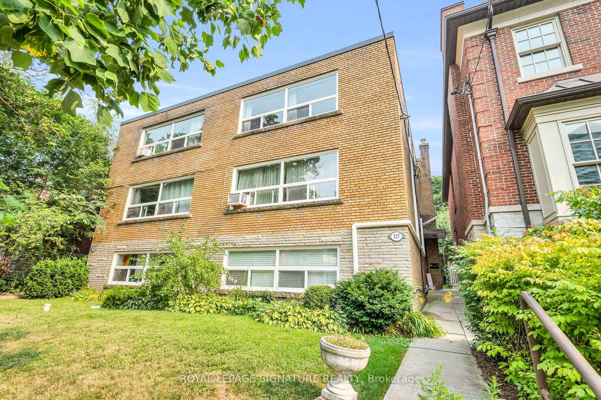 Photo 2 of Unit 3, 117 Hillsdale Avenue E, Toronto, Mount Pleasant West — HOMEH
