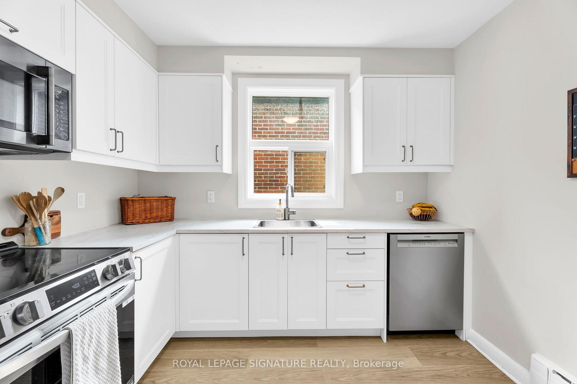 Photo 9 of Unit 3, 117 Hillsdale Avenue E, Toronto, Mount Pleasant West — HOMEH