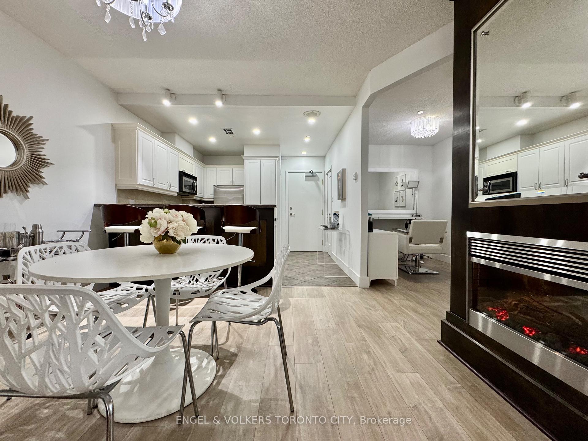 Photo of Unit 706, 393 King Street W