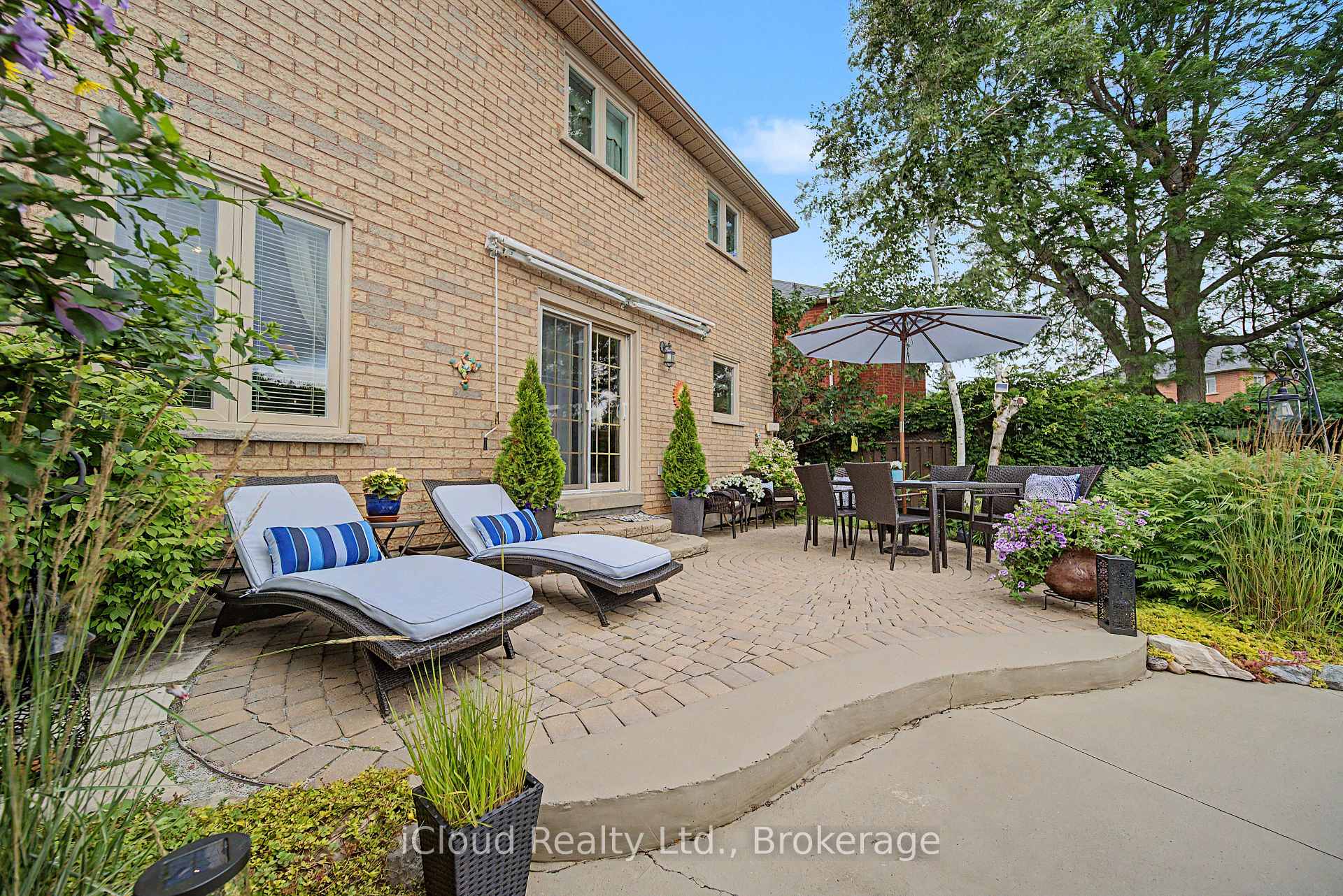 Photo 10 of 3926 Baggins Court, Mississauga, Lisgar — HOMEH