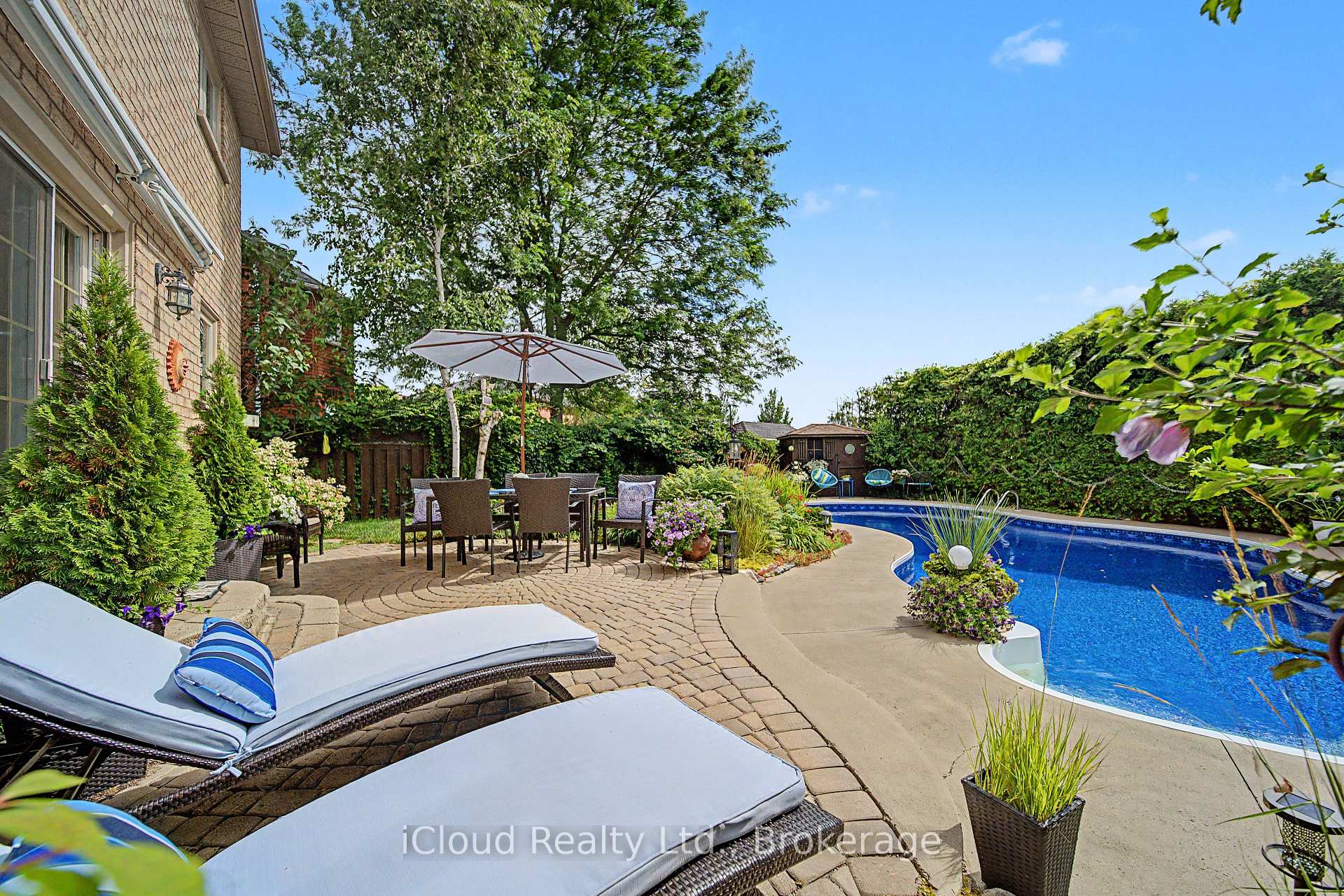 Photo 11 of 3926 Baggins Court, Mississauga, Lisgar — HOMEH