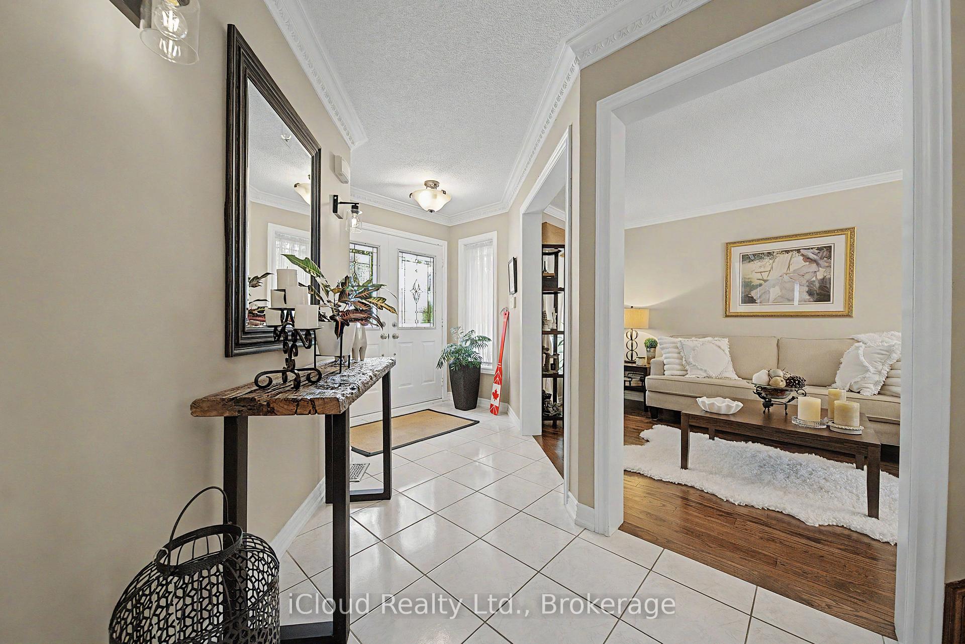 Photo 12 of 3926 Baggins Court, Mississauga, Lisgar — HOMEH