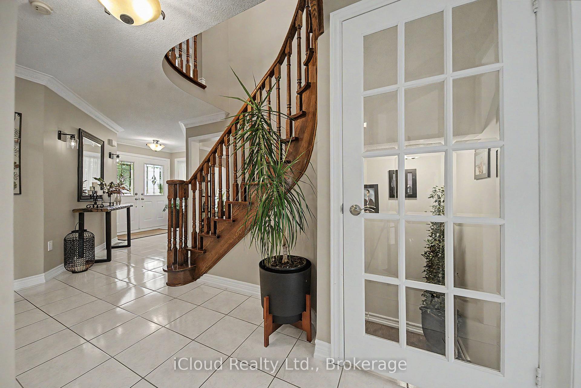 Photo 14 of 3926 Baggins Court, Mississauga, Lisgar — HOMEH