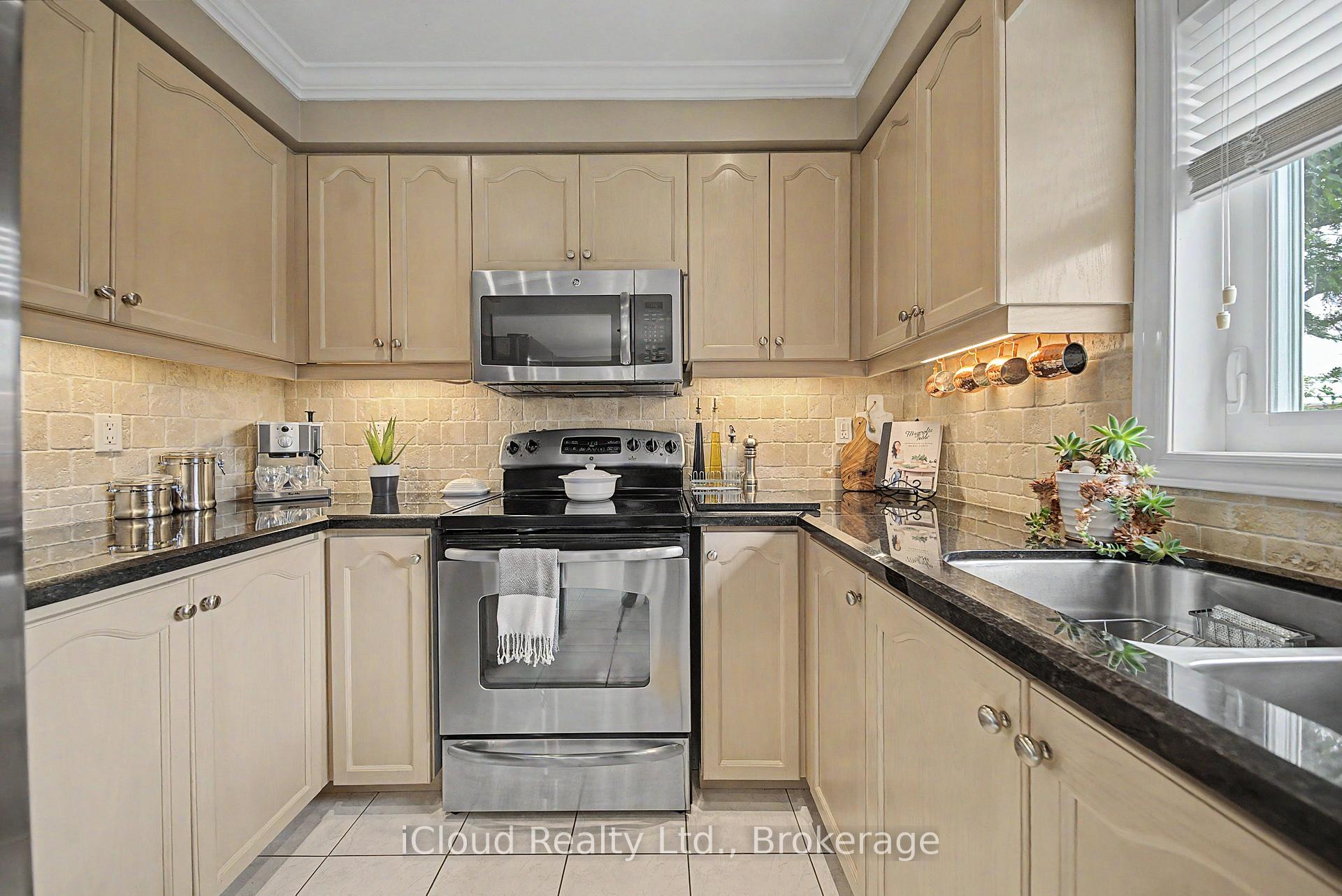 Photo 25 of 3926 Baggins Court, Mississauga, Lisgar — HOMEH