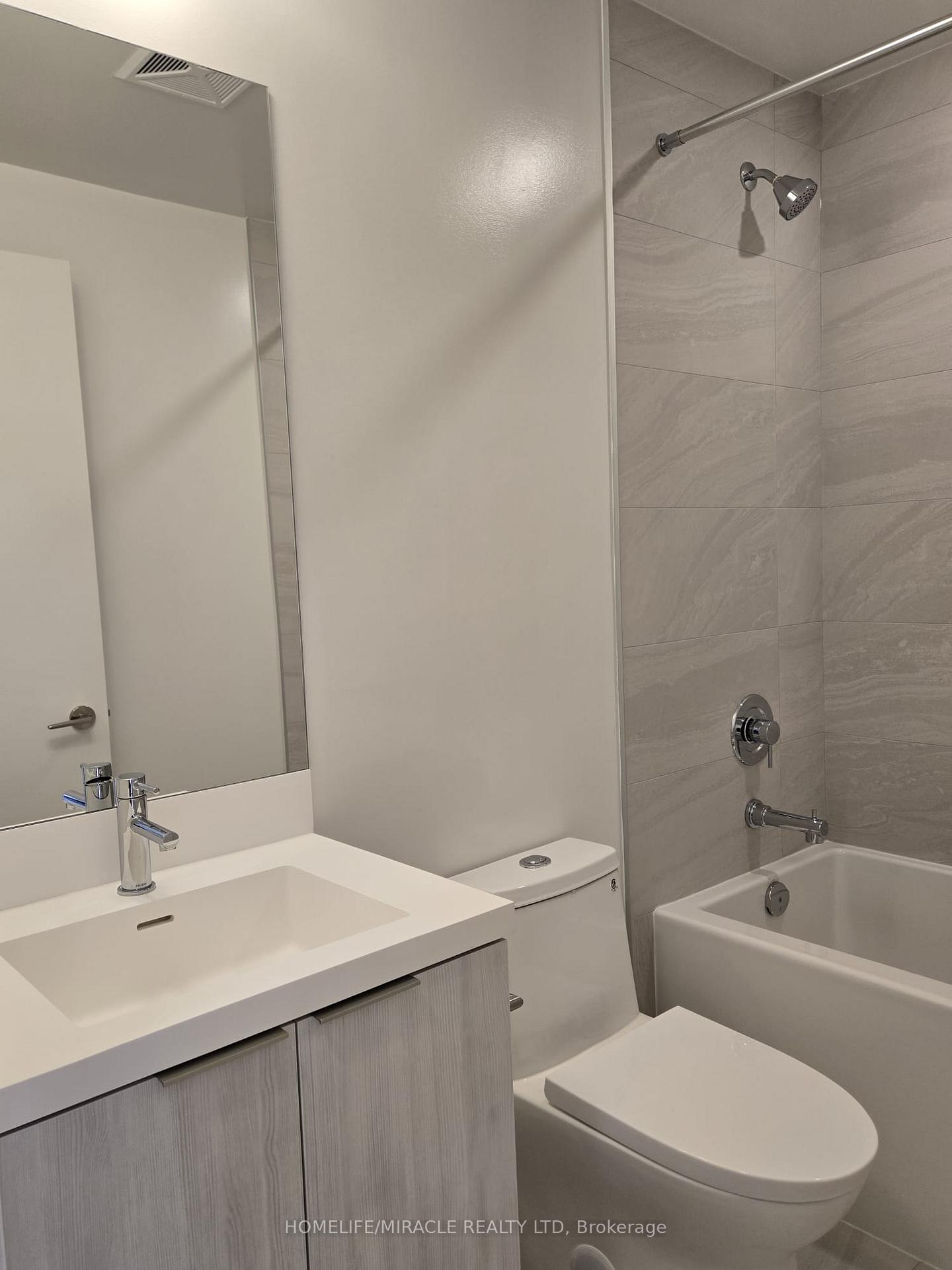 Photo 16 of Unit 1001, 400 King Street, Toronto, Waterfront Communities — HOMEH