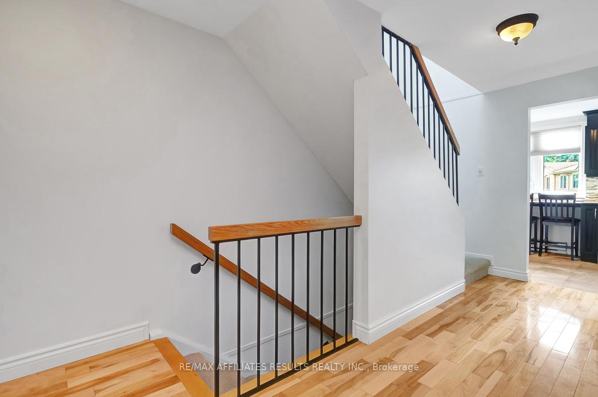 Photo 4 of Unit 6549B, 6549 Bilberry Drive, Ottawa, Convent Glen North — HOMEH