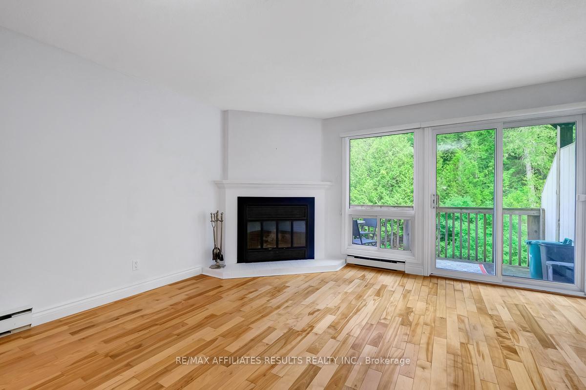Photo 5 of Unit 6549B, 6549 Bilberry Drive, Ottawa, Convent Glen North — HOMEH