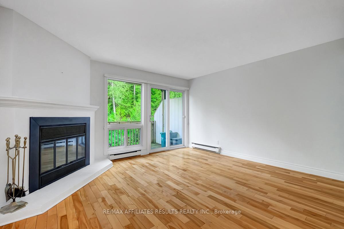 Photo 9 of Unit 6549B, 6549 Bilberry Drive, Ottawa, Convent Glen North — HOMEH