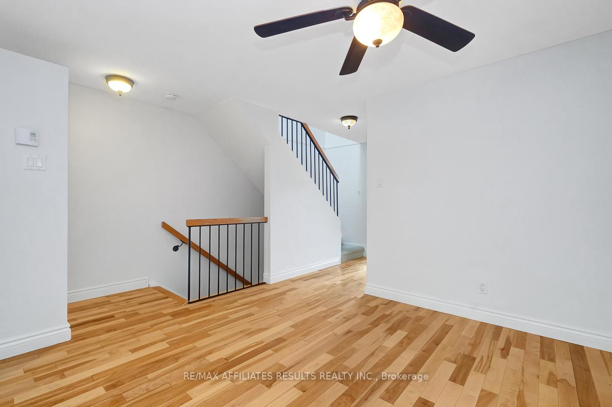 Photo 10 of Unit 6549B, 6549 Bilberry Drive, Ottawa, Convent Glen North — HOMEH