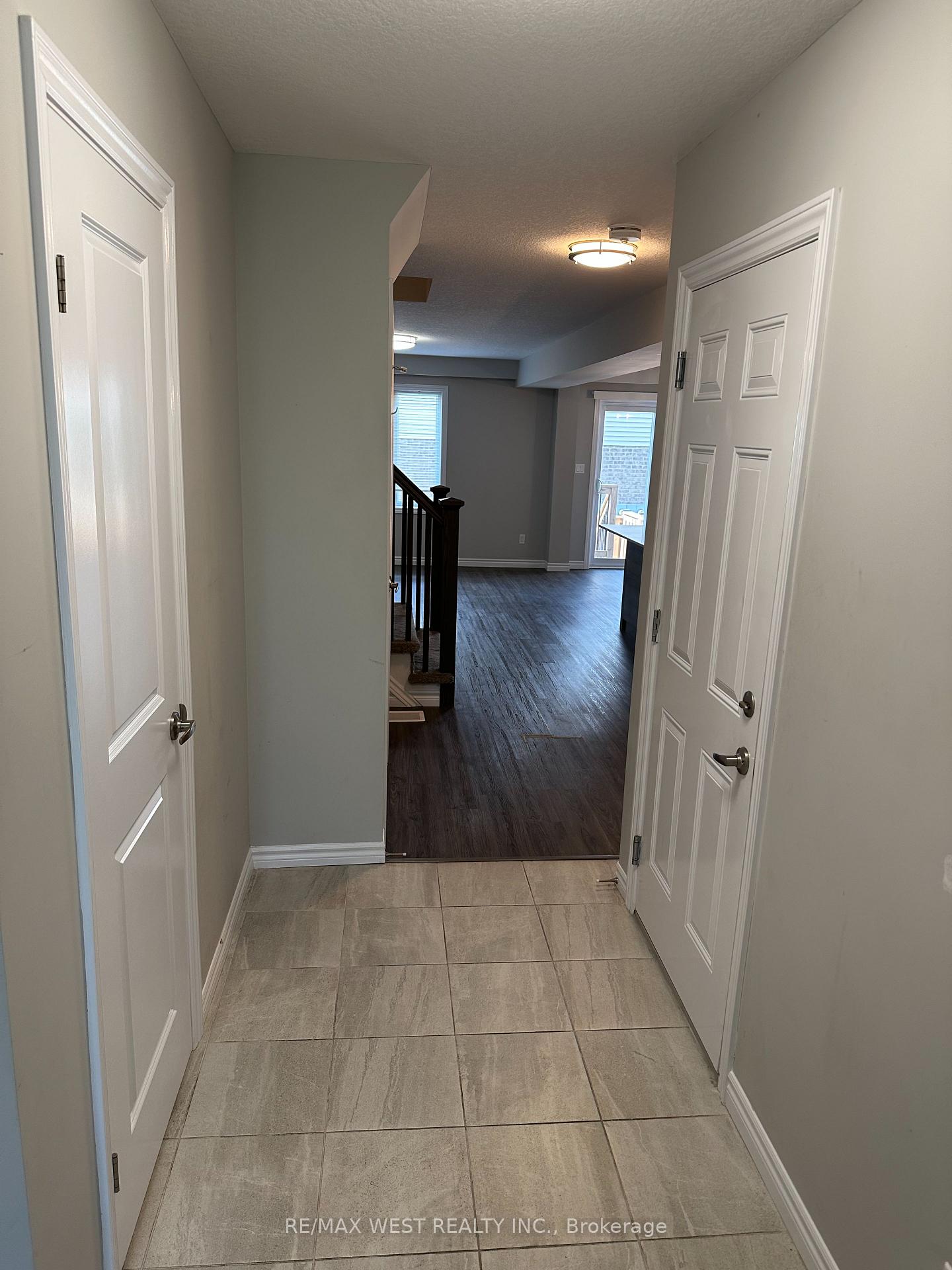 Photo 2 of 2753 Asima Drive, London, South U — HOMEH