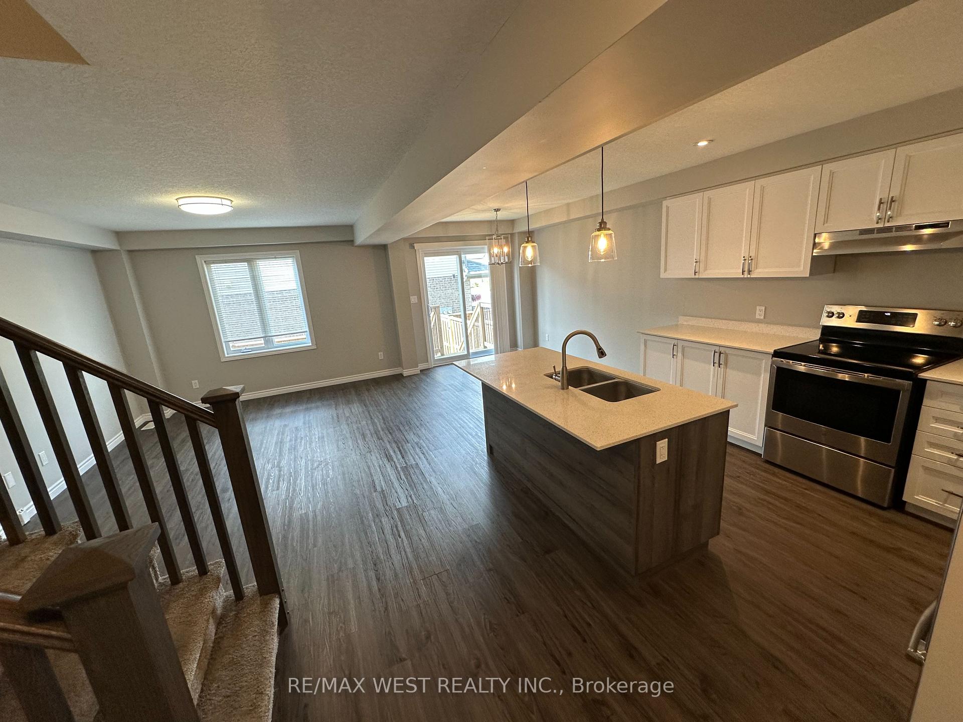Photo 3 of 2753 Asima Drive, London, South U — HOMEH