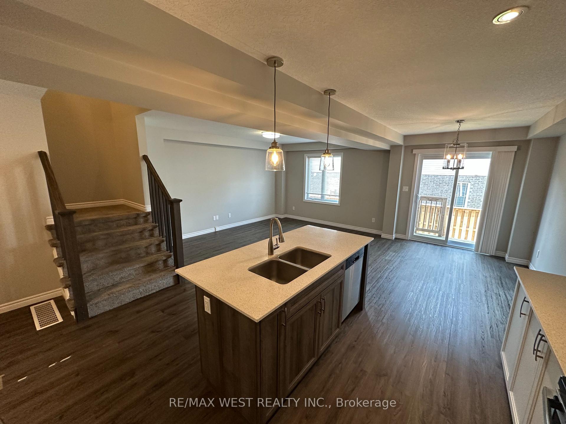 Photo 4 of 2753 Asima Drive, London, South U — HOMEH