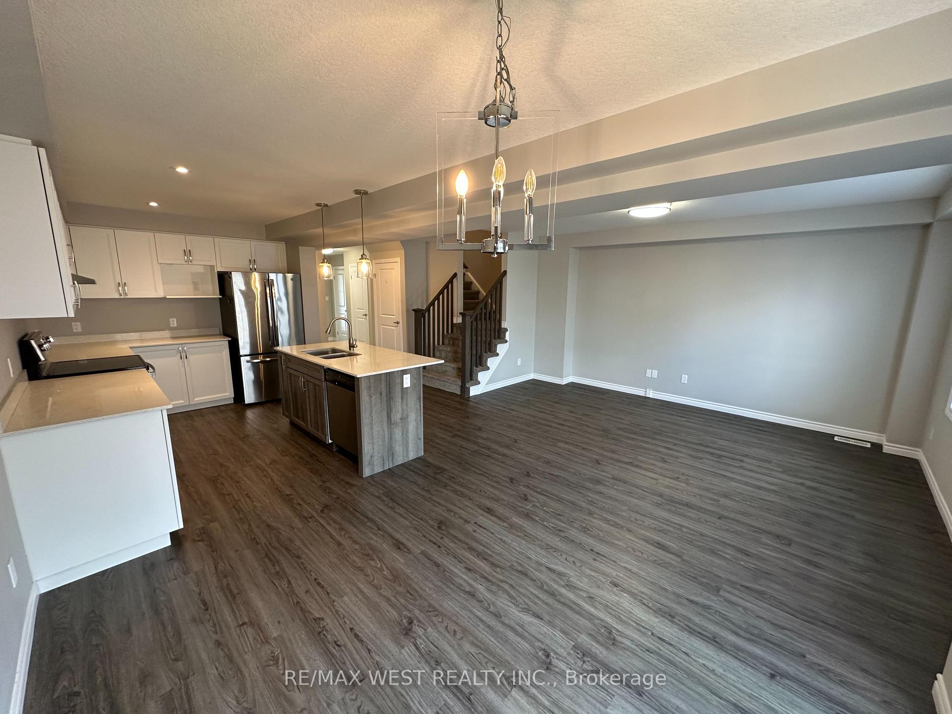 Photo 5 of 2753 Asima Drive, London, South U — HOMEH