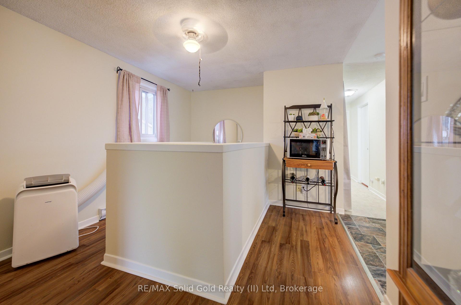 Photo 4 of Unit 38, 175 Elm Ridge Drive, Kitchener, Forest Heights — HOMEH