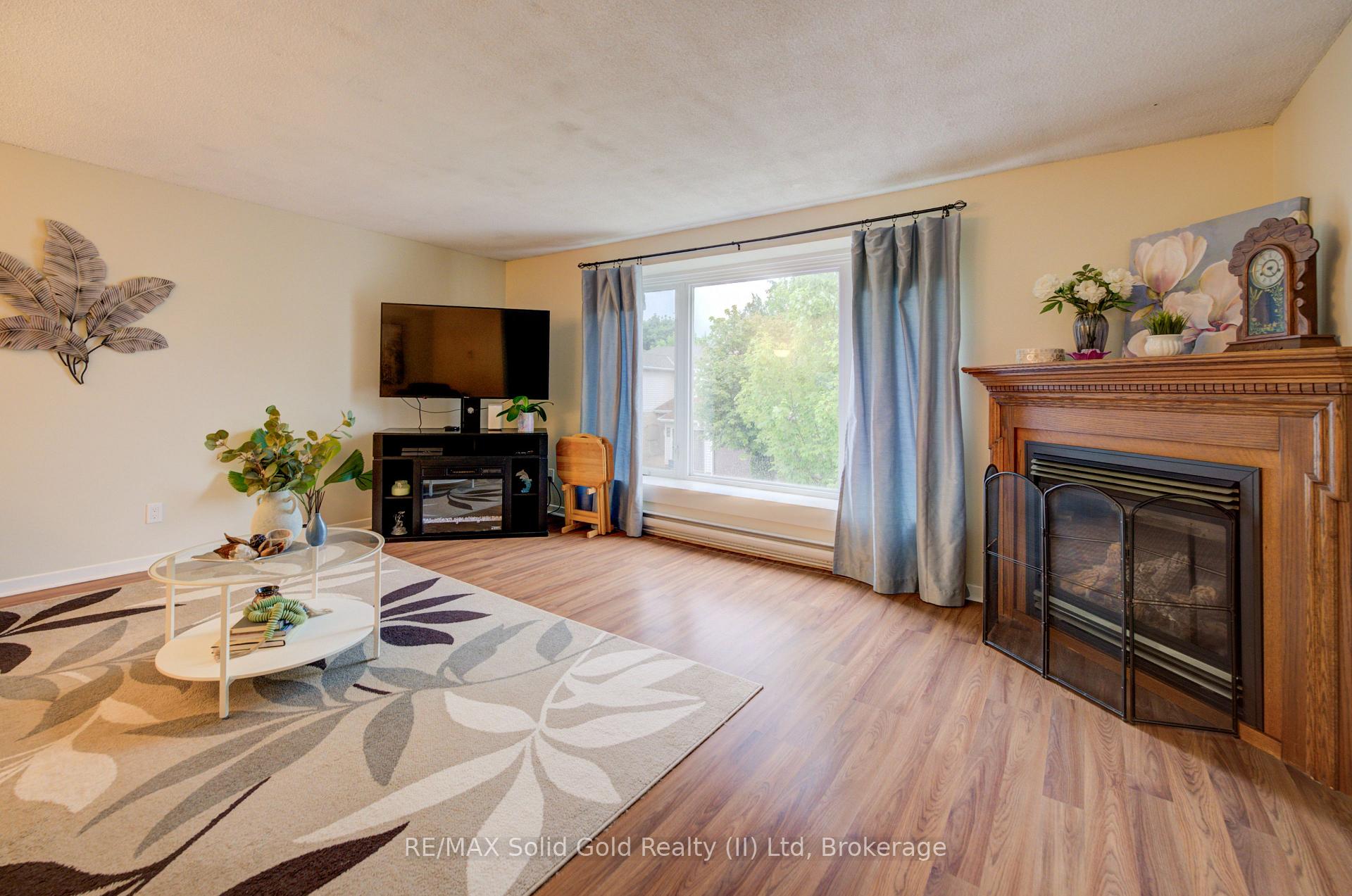 Photo 5 of Unit 38, 175 Elm Ridge Drive, Kitchener, Forest Heights — HOMEH