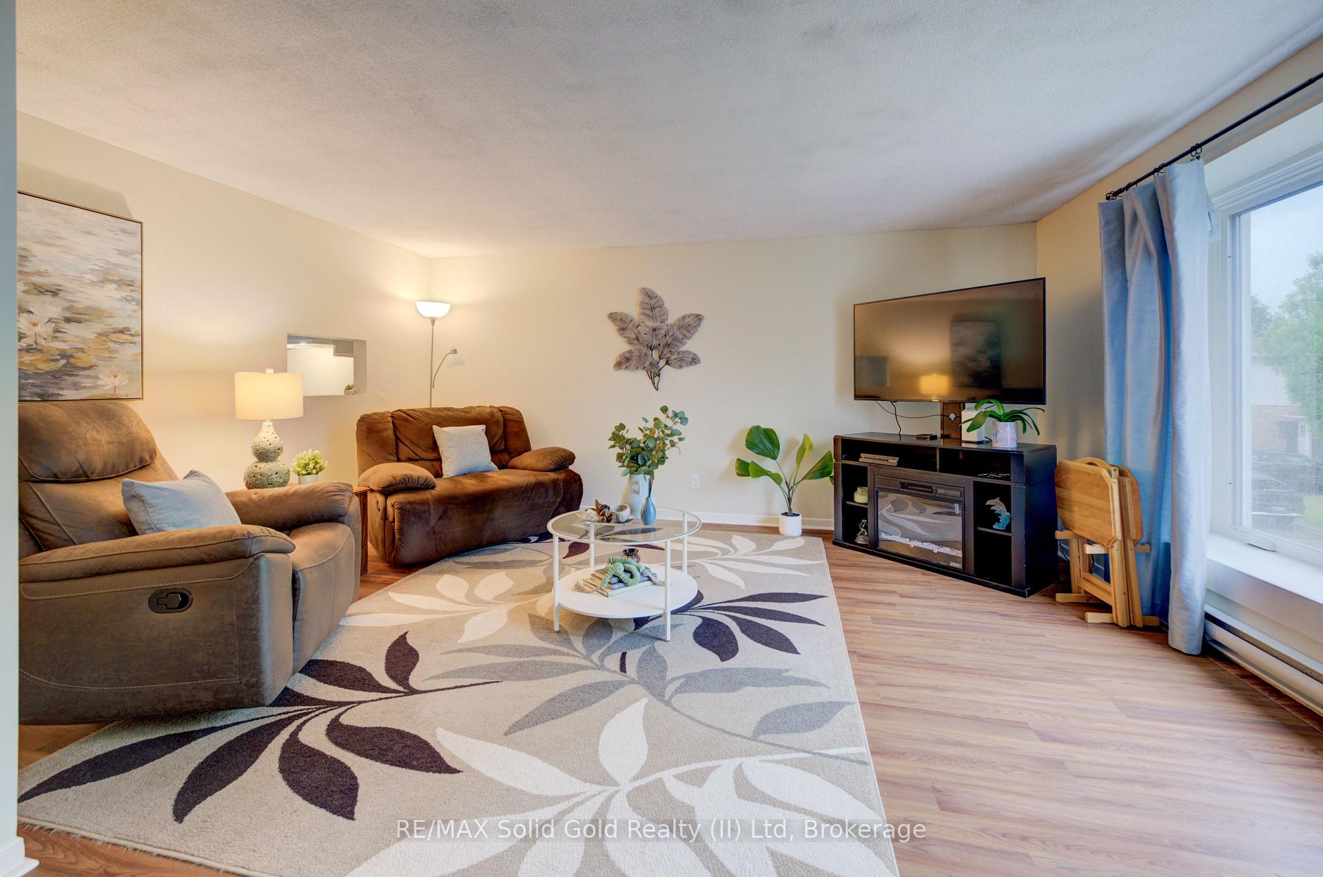 Photo 6 of Unit 38, 175 Elm Ridge Drive, Kitchener, Forest Heights — HOMEH
