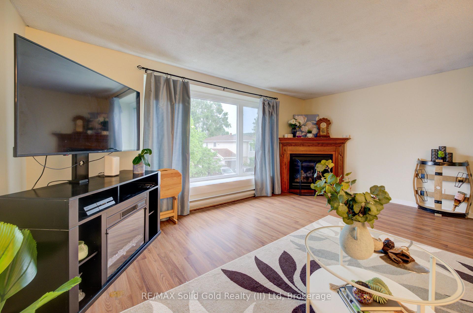 Photo 8 of Unit 38, 175 Elm Ridge Drive, Kitchener, Forest Heights — HOMEH