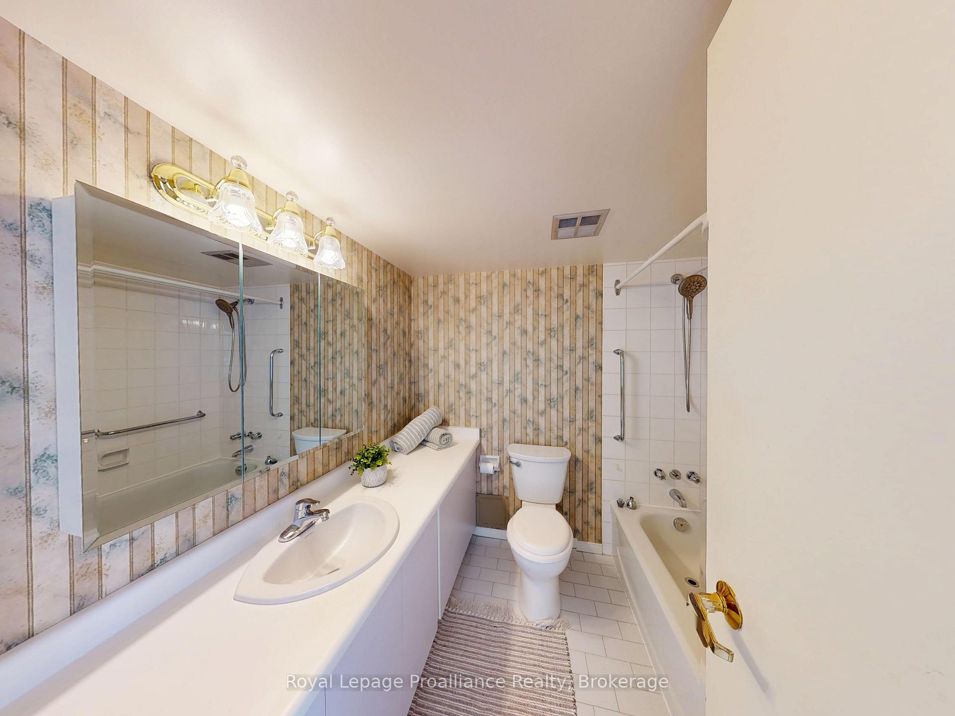 Photo 13 of Unit 701, 350 Front Street, Belleville, Belleville Ward — HOMEH