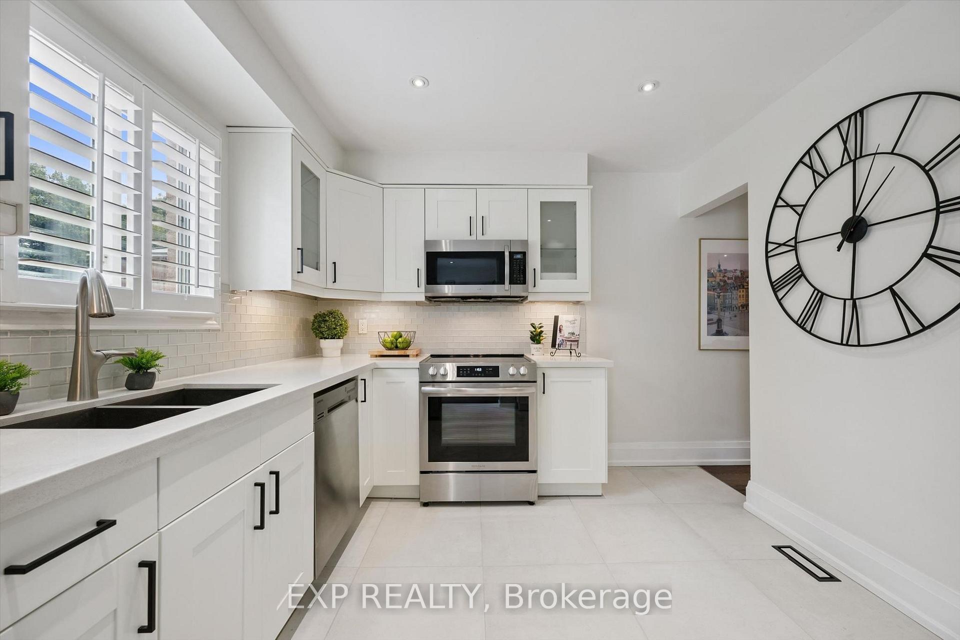Photo 5 of 6220 Kindree Circle, Mississauga, Meadowvale — HOMEH
