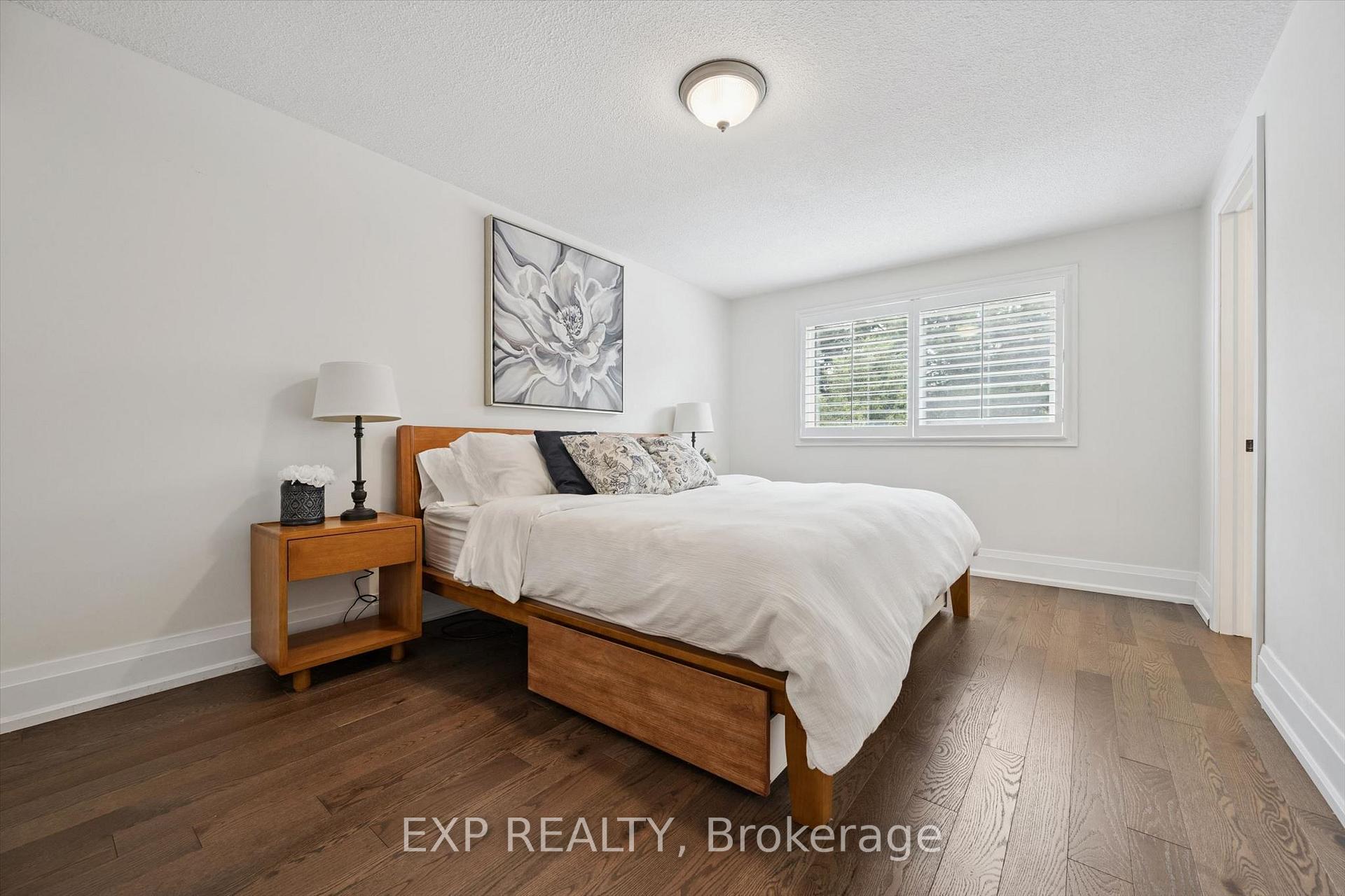 Photo 9 of 6220 Kindree Circle, Mississauga, Meadowvale — HOMEH