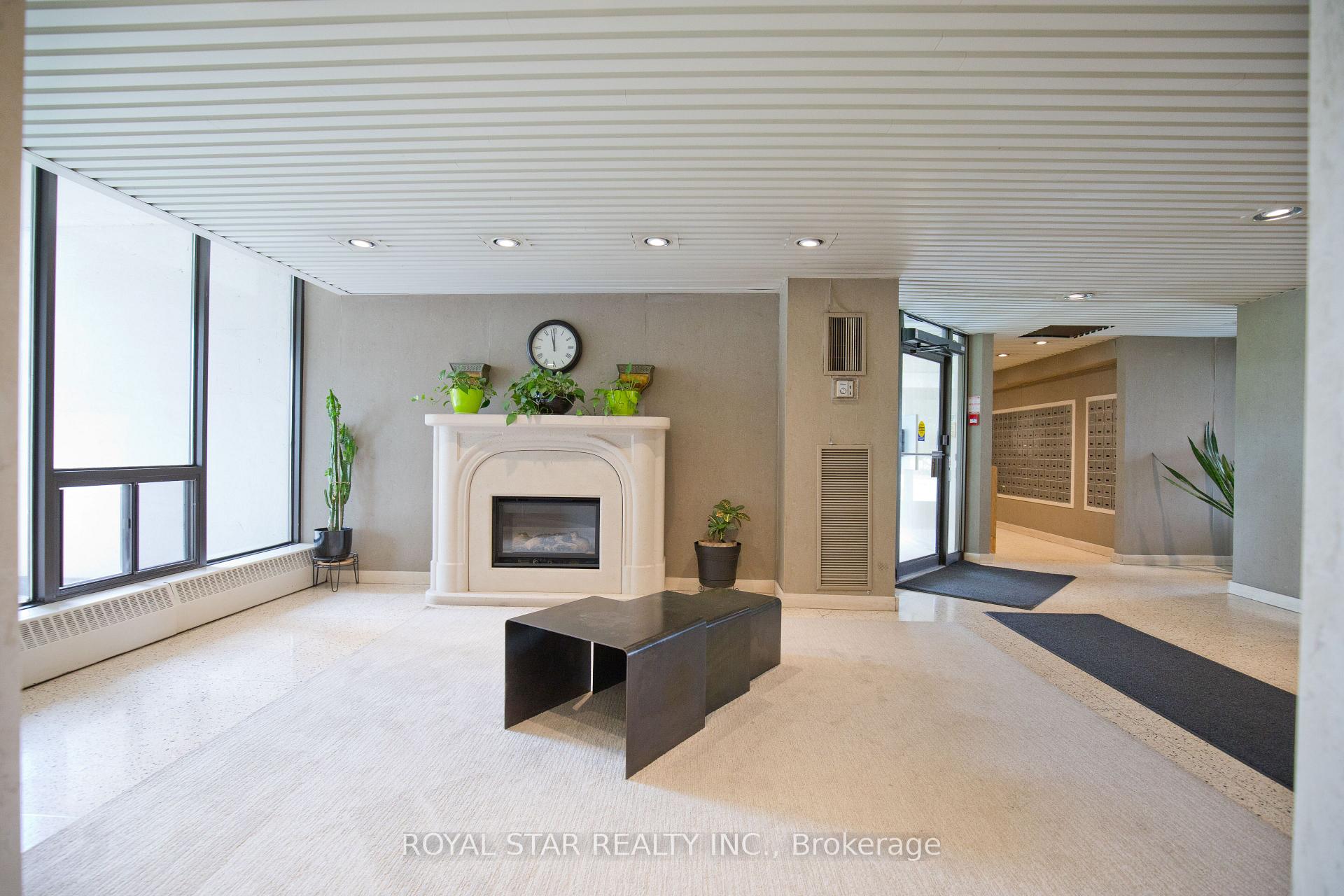 Photo 3 of Unit 1607, 1535 Lakeshore Road E, Mississauga, Lakeview — HOMEH
