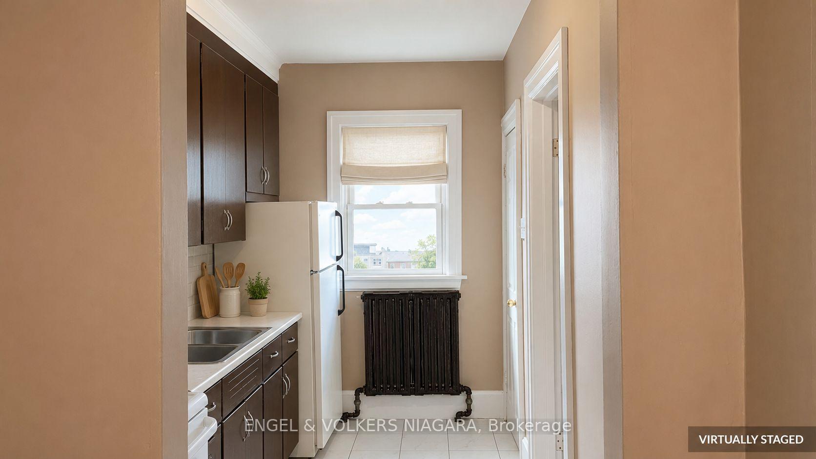 Photo 7 of 5042 Huron Street N, Niagara Falls, Cherrywood — HOMEH