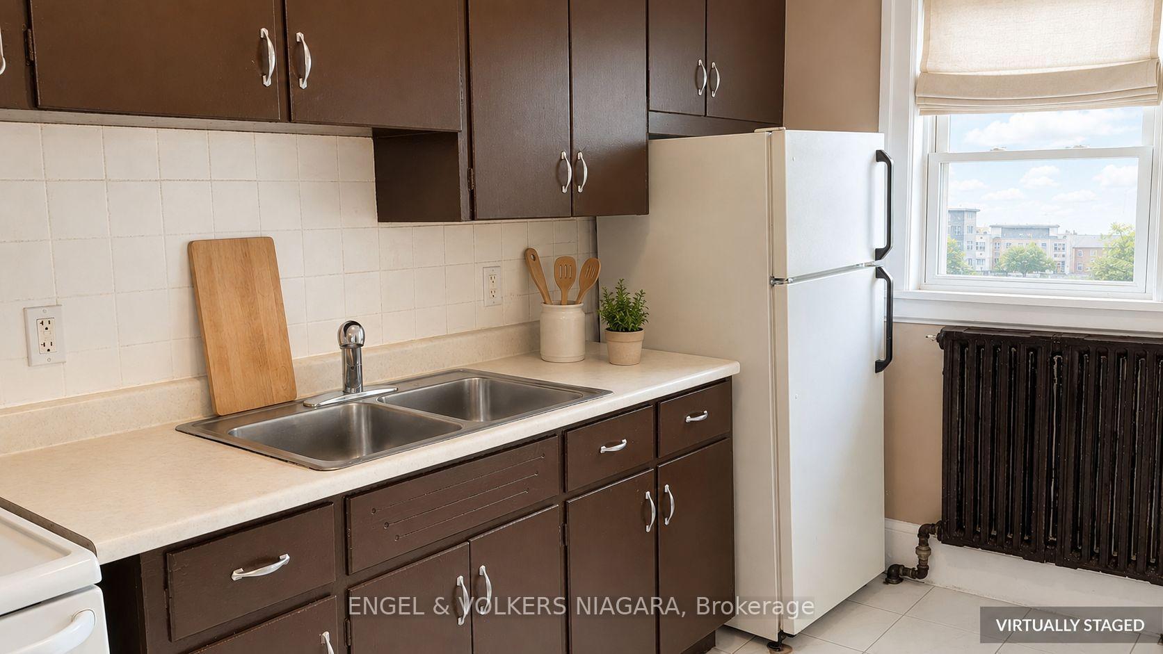 Photo 8 of 5042 Huron Street N, Niagara Falls, Cherrywood — HOMEH