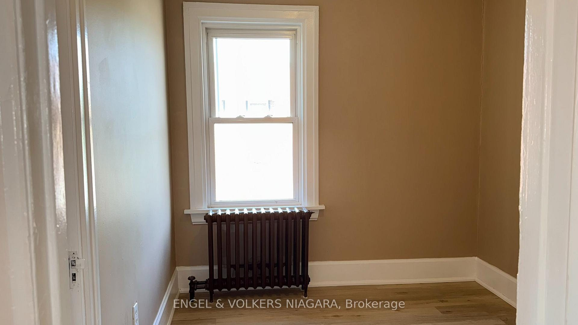 Photo 15 of 5042 Huron Street N, Niagara Falls, Cherrywood — HOMEH