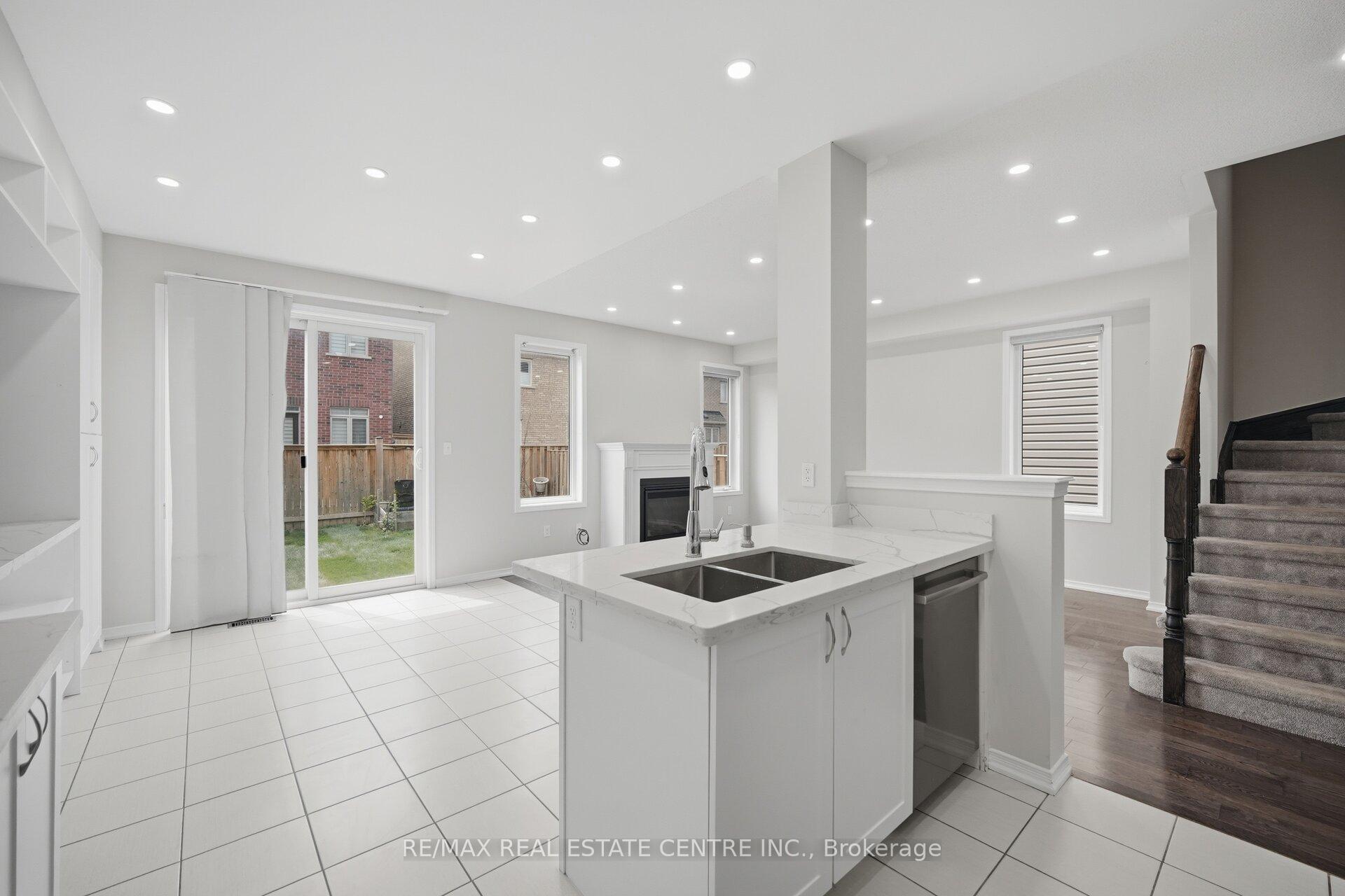 Photo 7 of 570 Windfields Farm Drive, Oshawa, Windfields — HOMEH