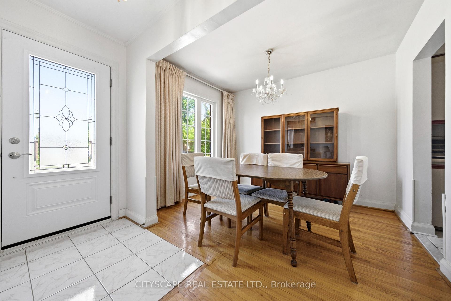 Photo 4 of 38 Marta Avenue, Scarborough, Clairlea-Birchmount — HOMEH
