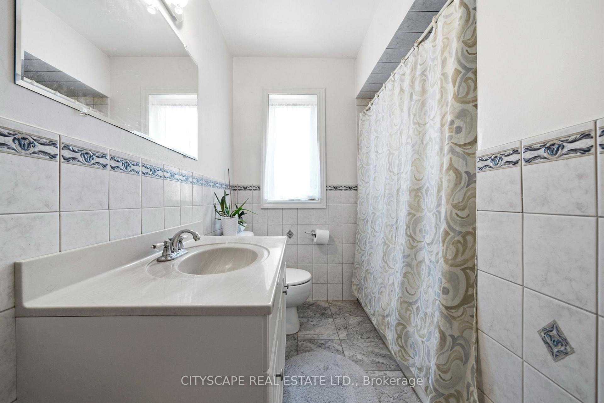 Photo 6 of 38 Marta Avenue, Scarborough, Clairlea-Birchmount — HOMEH