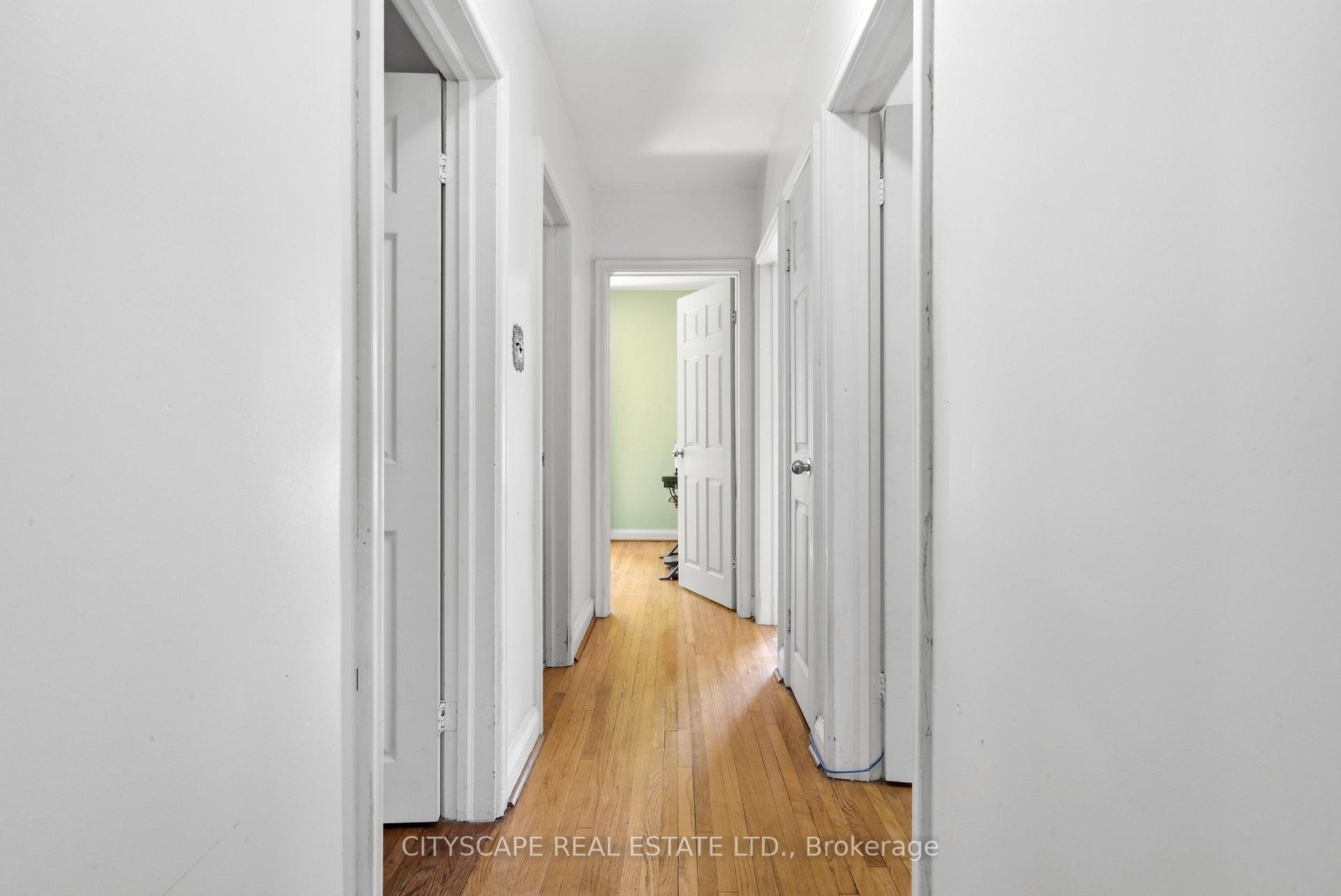 Photo 7 of 38 Marta Avenue, Scarborough, Clairlea-Birchmount — HOMEH