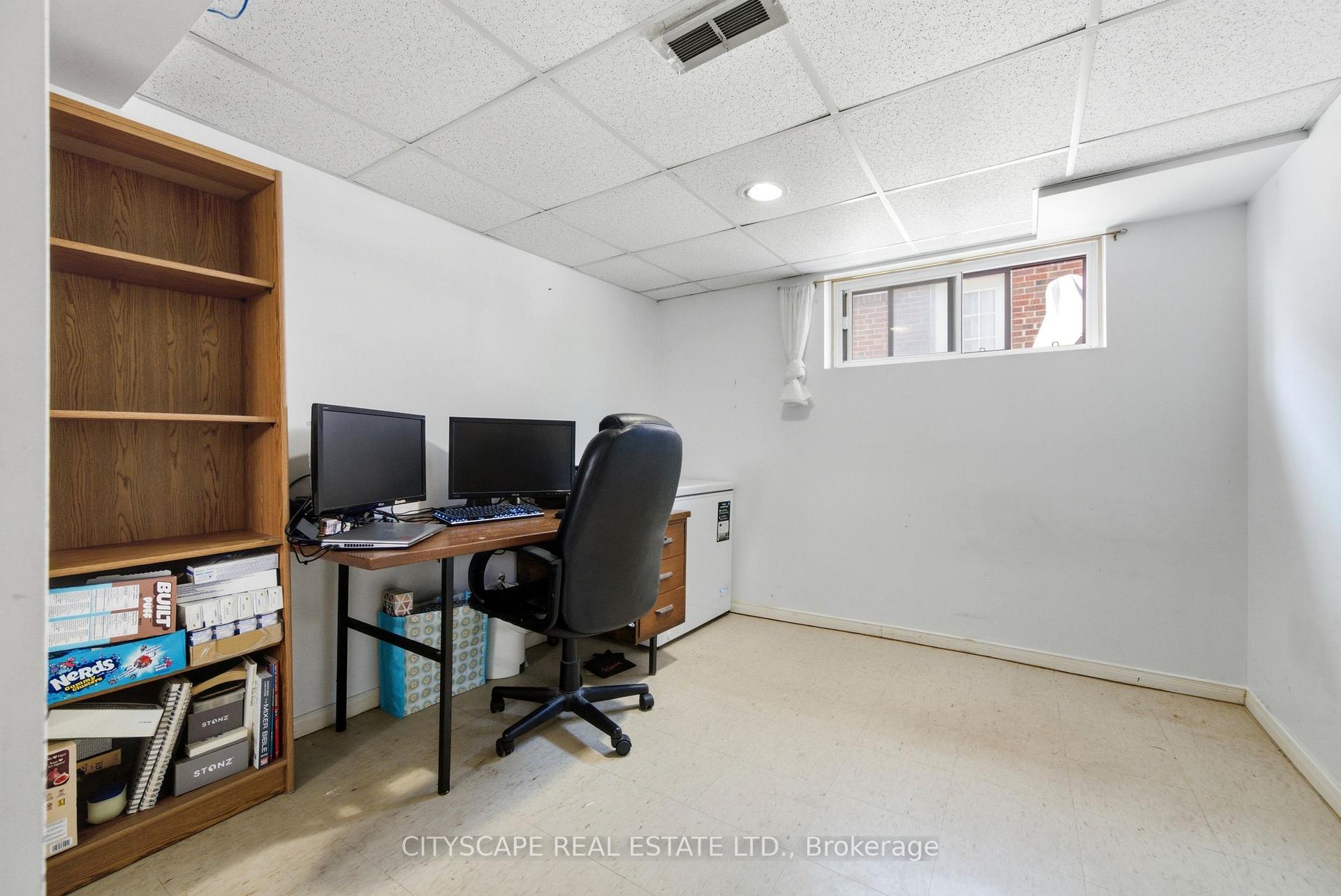 Photo 15 of 38 Marta Avenue, Scarborough, Clairlea-Birchmount — HOMEH