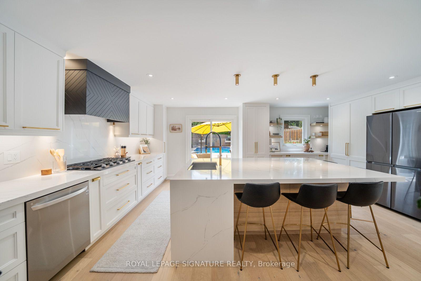 Photo 2 of 4194 Trellis Crescent, Mississauga, Erin Mills — HOMEH