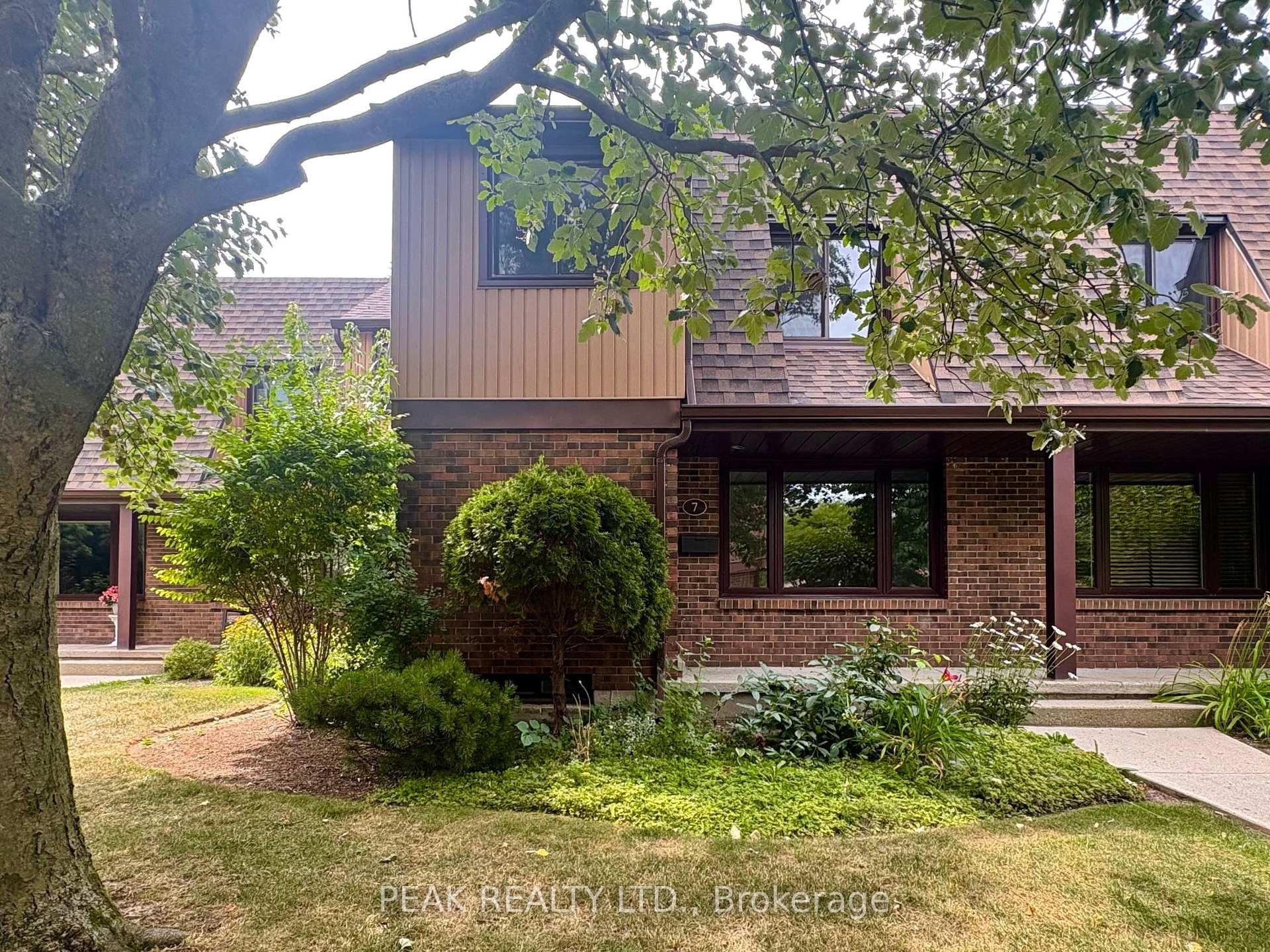 Photo 2 of Unit 7, 279 Sandowne Drive, Waterloo, Huron Park — HOMEH