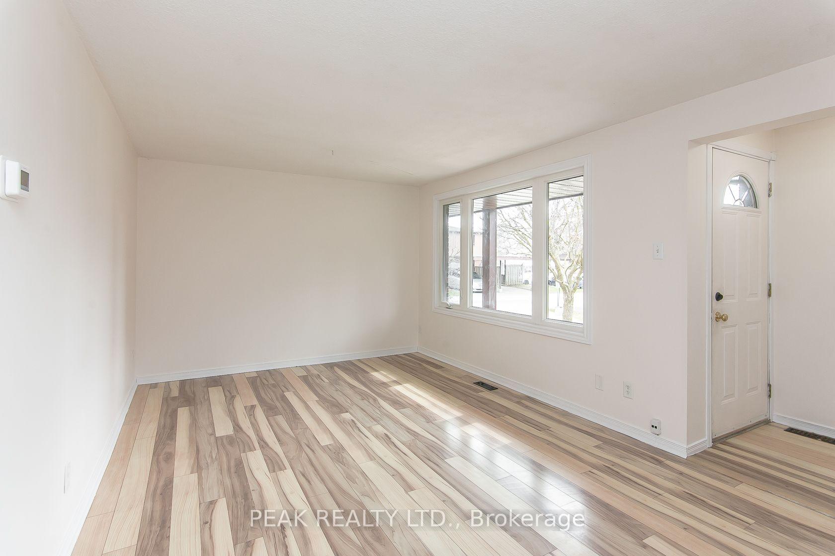 Photo 4 of Unit 7, 279 Sandowne Drive, Waterloo, Huron Park — HOMEH