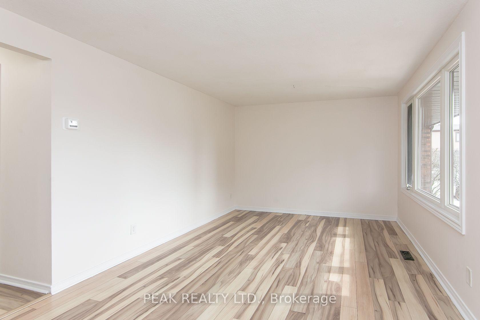 Photo 6 of Unit 7, 279 Sandowne Drive, Waterloo, Huron Park — HOMEH