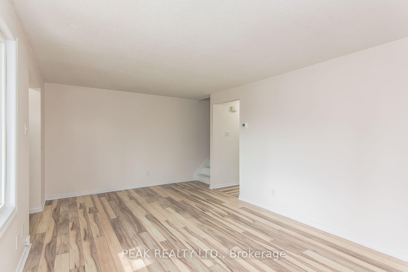 Photo 9 of Unit 7, 279 Sandowne Drive, Waterloo, Huron Park — HOMEH