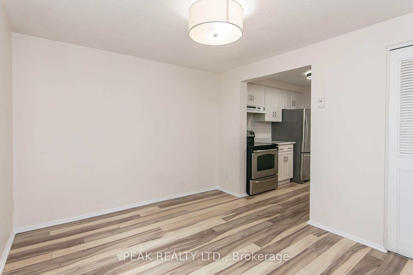 Photo 11 of Unit 7, 279 Sandowne Drive, Waterloo, Huron Park — HOMEH