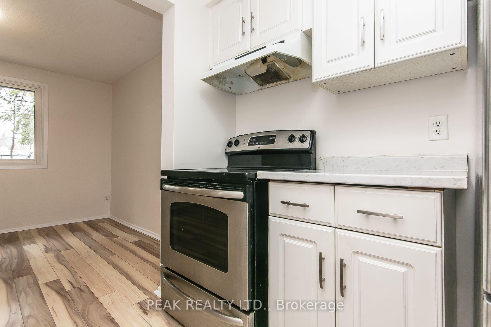 Photo 18 of Unit 7, 279 Sandowne Drive, Waterloo, Huron Park — HOMEH