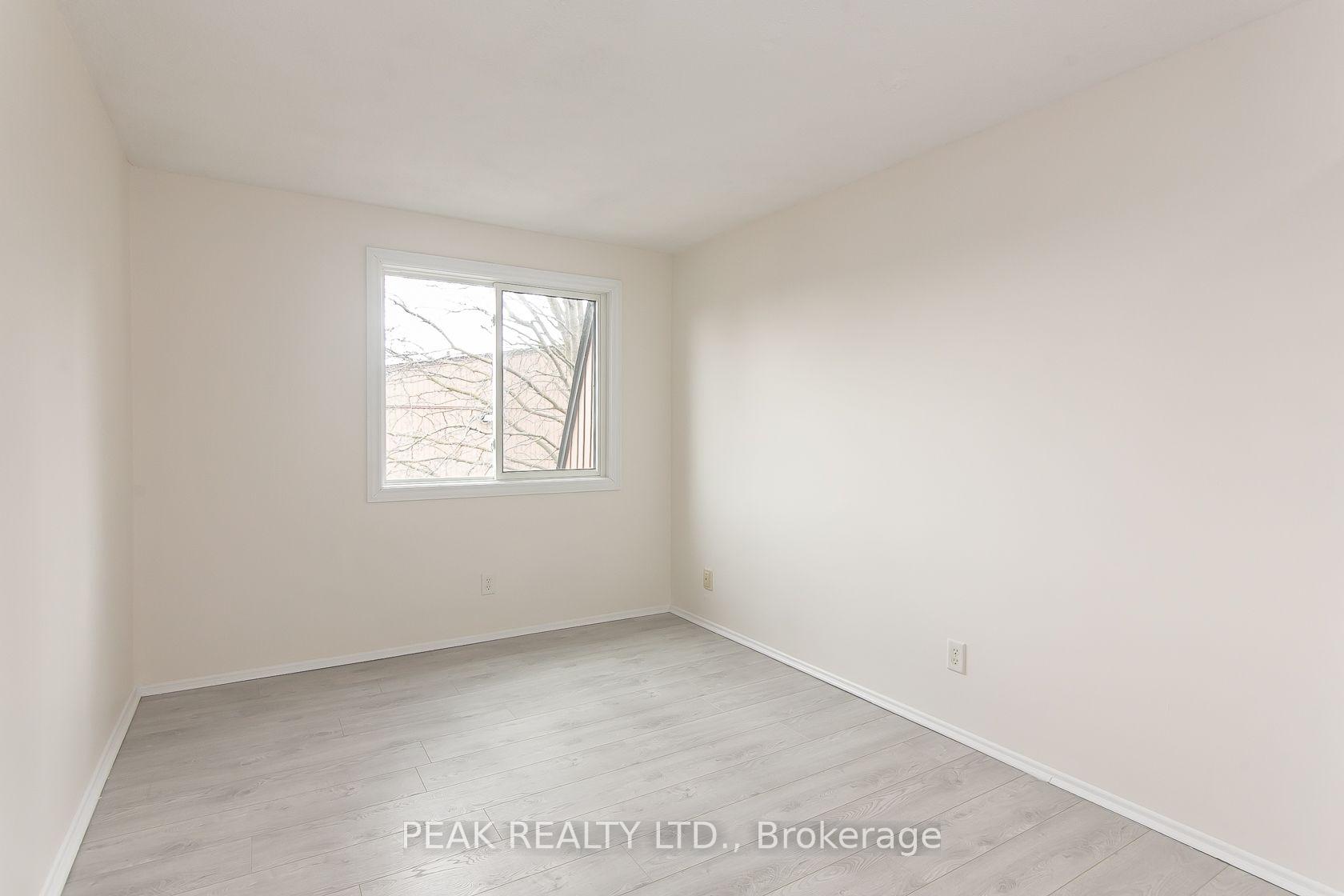 Photo 33 of Unit 7, 279 Sandowne Drive, Waterloo, Huron Park — HOMEH
