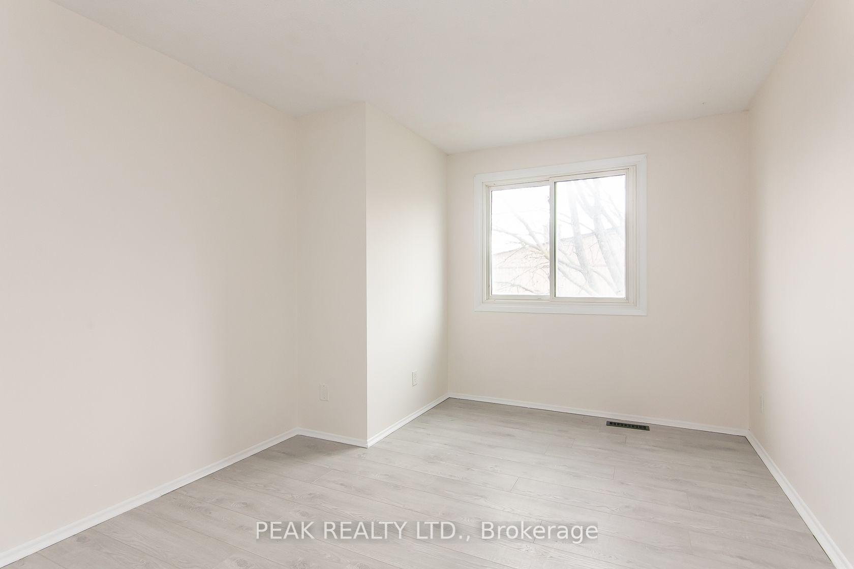 Photo 37 of Unit 7, 279 Sandowne Drive, Waterloo, Huron Park — HOMEH