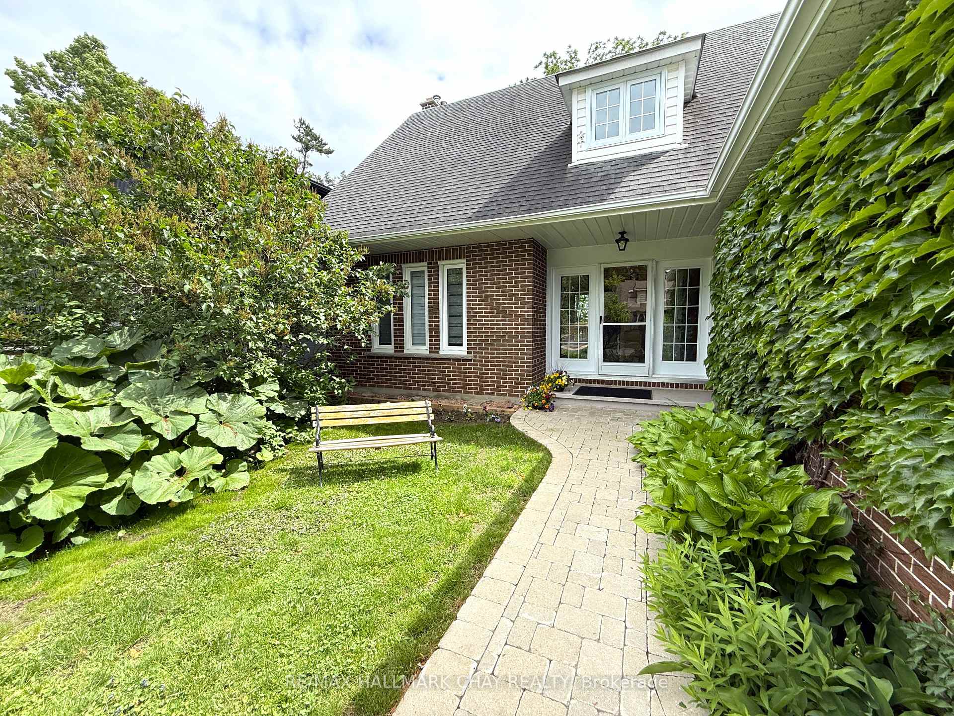 Photo 3 of 365 Codrington Street, Barrie, Codrington — HOMEH