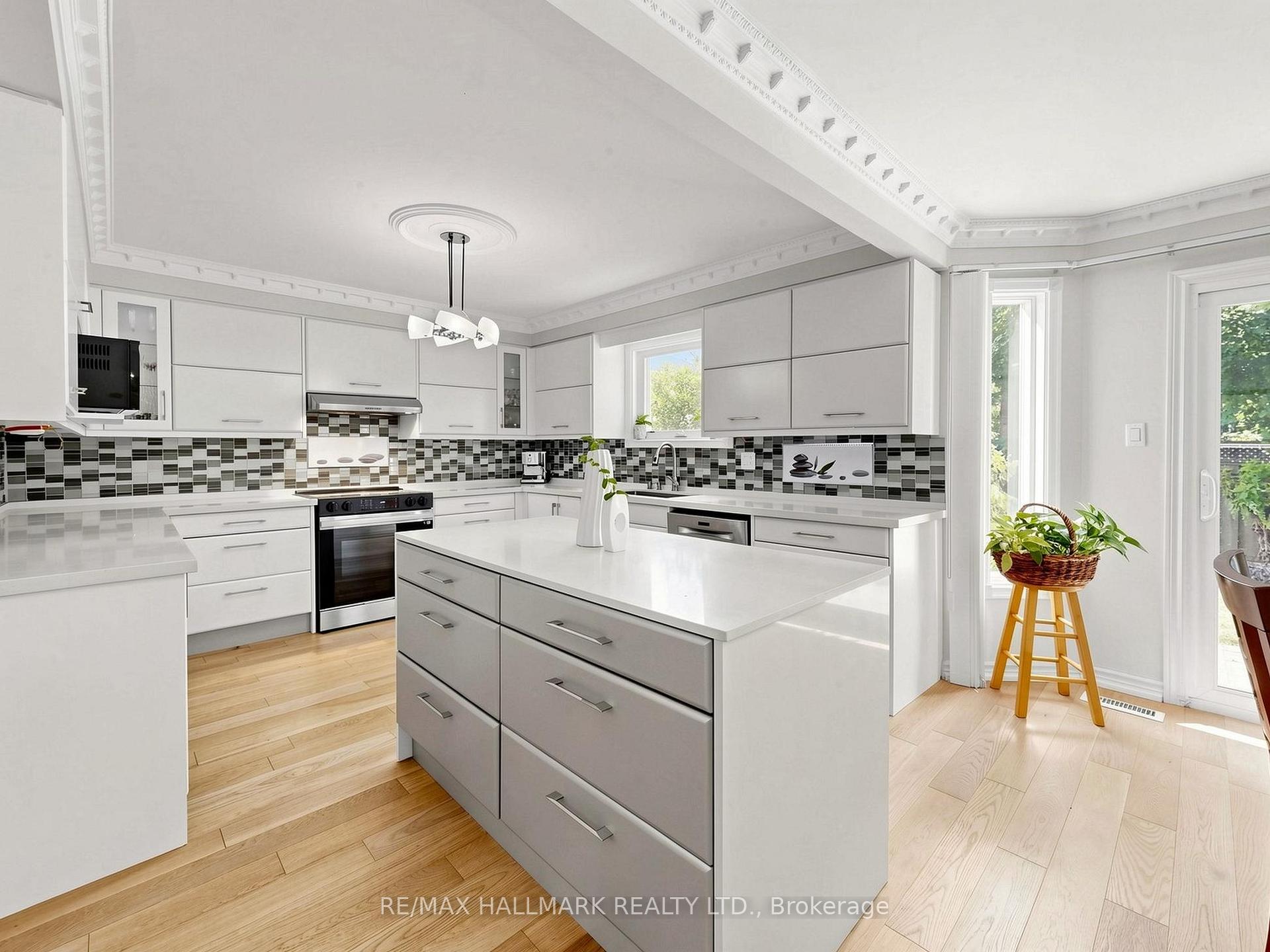 Photo 15 of 54 Stave Crescent, Richmond Hill, Westbrook — HOMEH