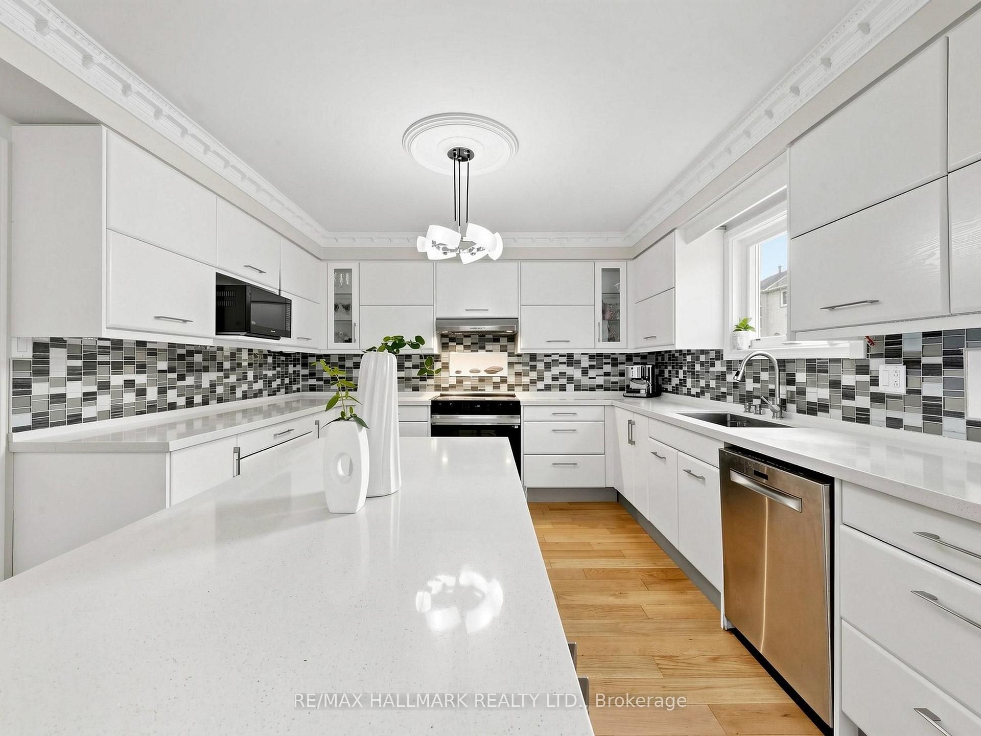 Photo 17 of 54 Stave Crescent, Richmond Hill, Westbrook — HOMEH
